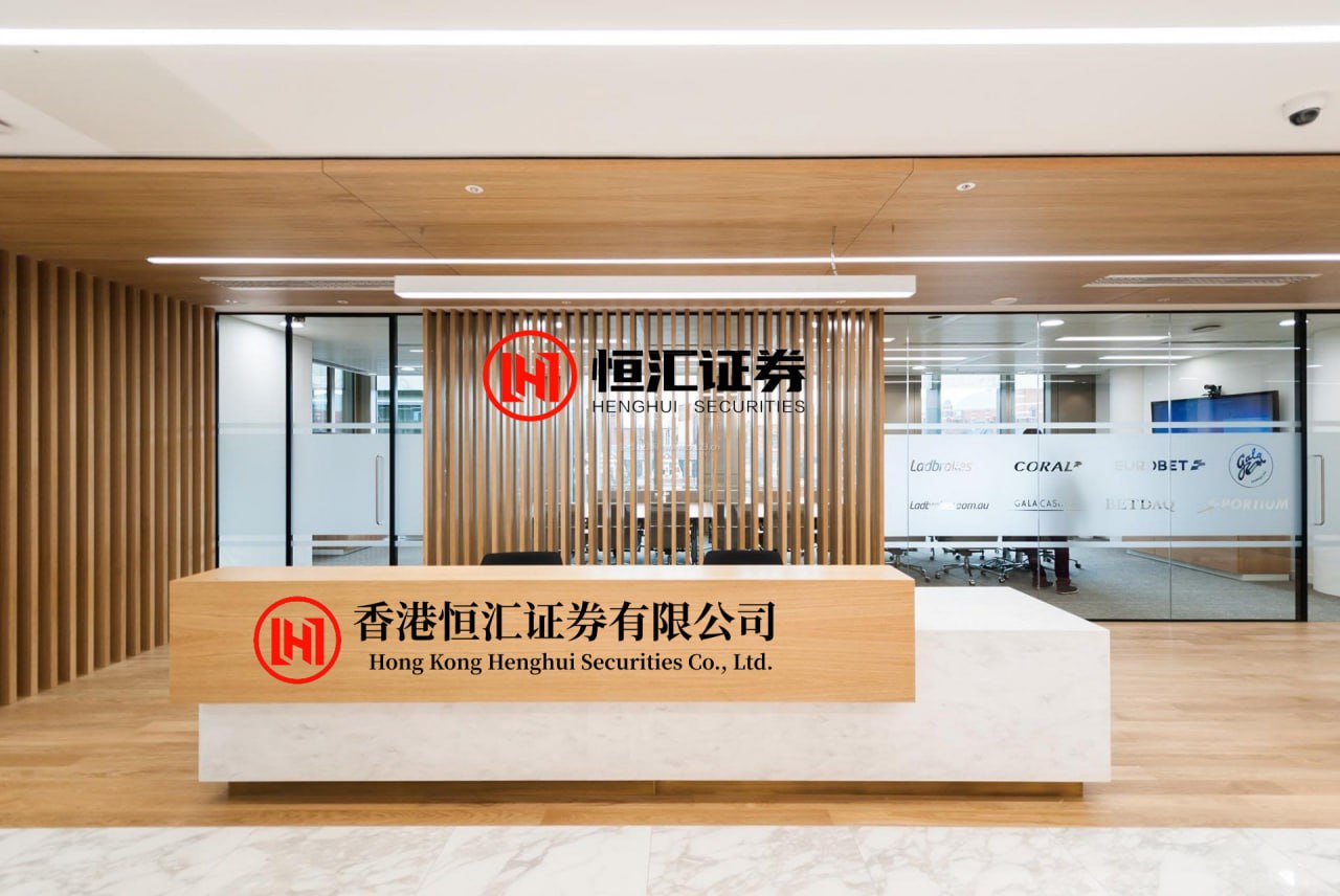 信富网配资 期待越高翻车越狠！《乘风2026》李斯丹妮宋妍霏拉胯，三公小考黑马竟是黄圣依